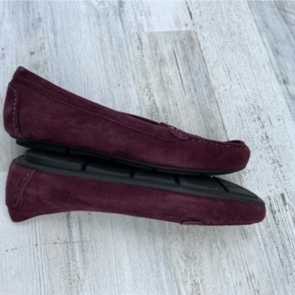 Vionic Womens Chill Athens Slip On‎ Studded Flats Size 7 Purple Suede Moc Toe